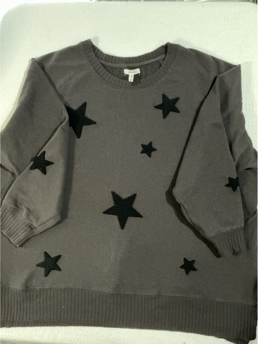 Maurices Women's Plus Size 1X Gray Sweatshirt with Black Star Appliques